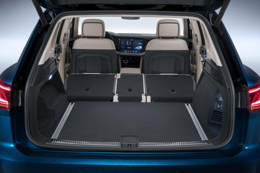 Багажник Volkswagen Touareg V6 TDI Elegance 2018 года  (WW) (фото 24 из 46)